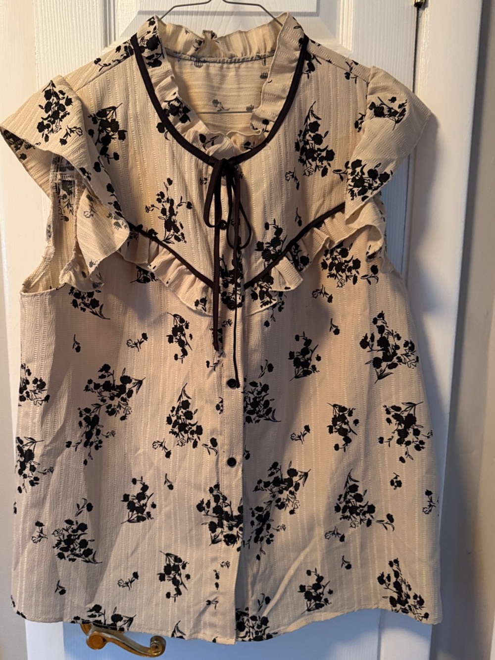 SHEIN Cream Floral Ruffle Tie-Neck Blouse